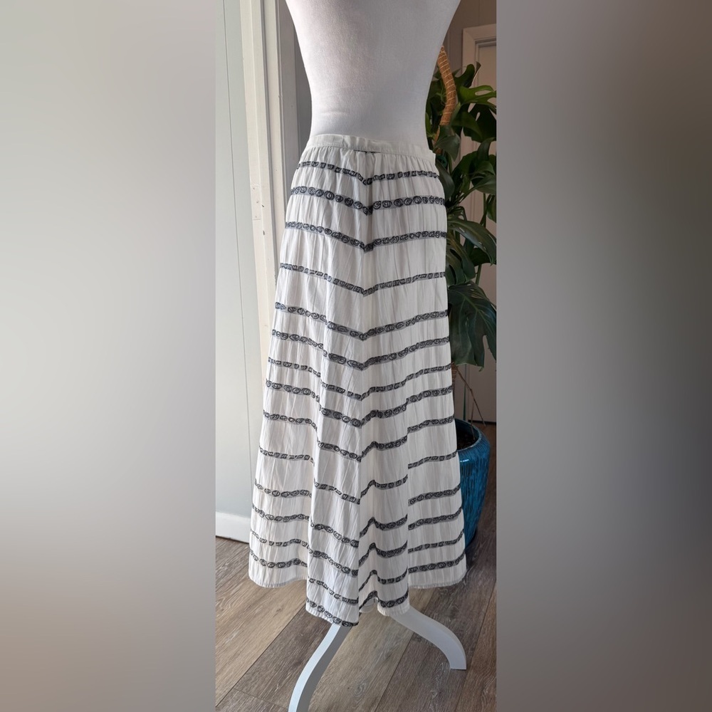 Talbots Black and White Patterned Skirt - Picture 2 of 6